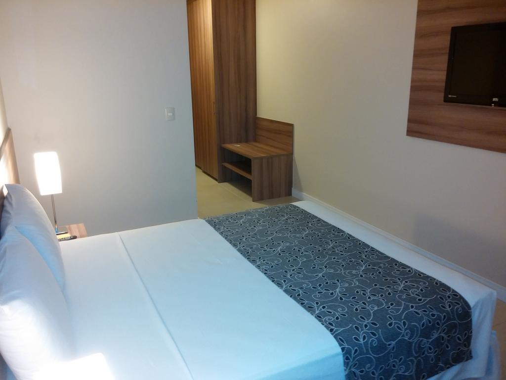 Days Inn By Wyndham Linhares Eksteriør bilde