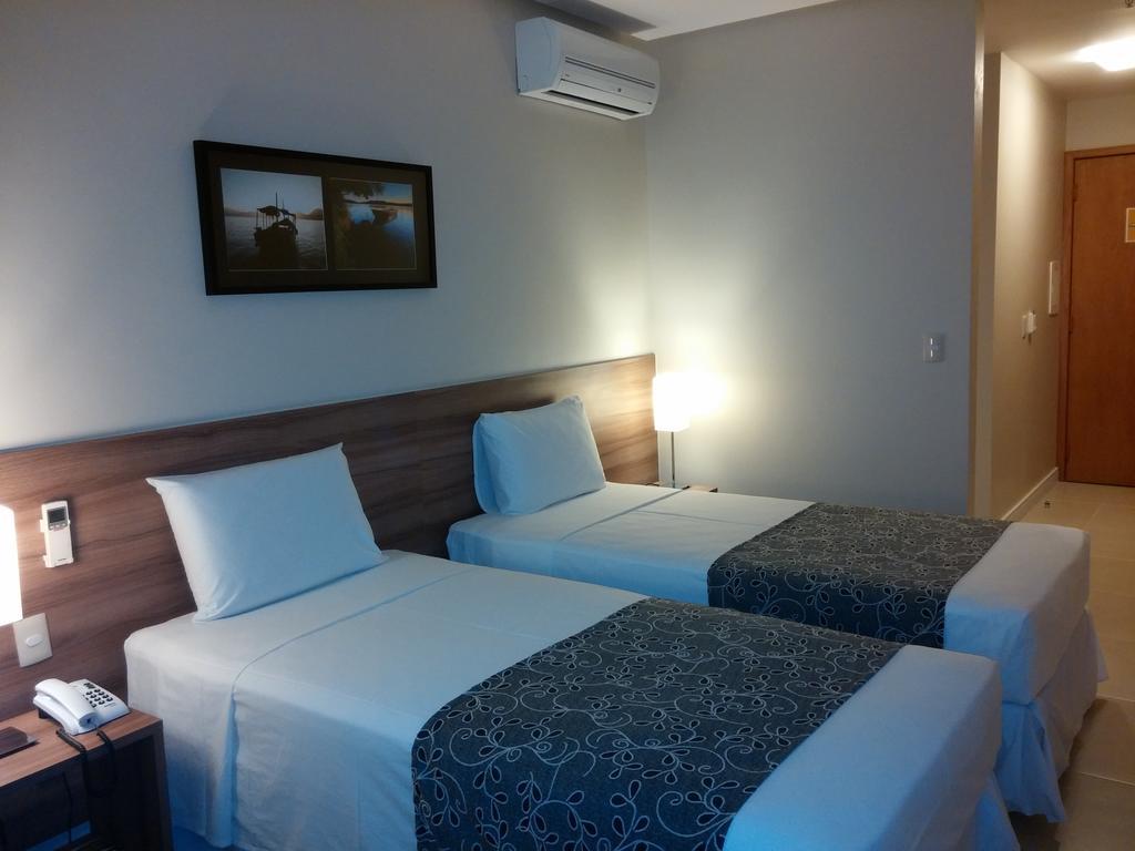 Days Inn By Wyndham Linhares Eksteriør bilde
