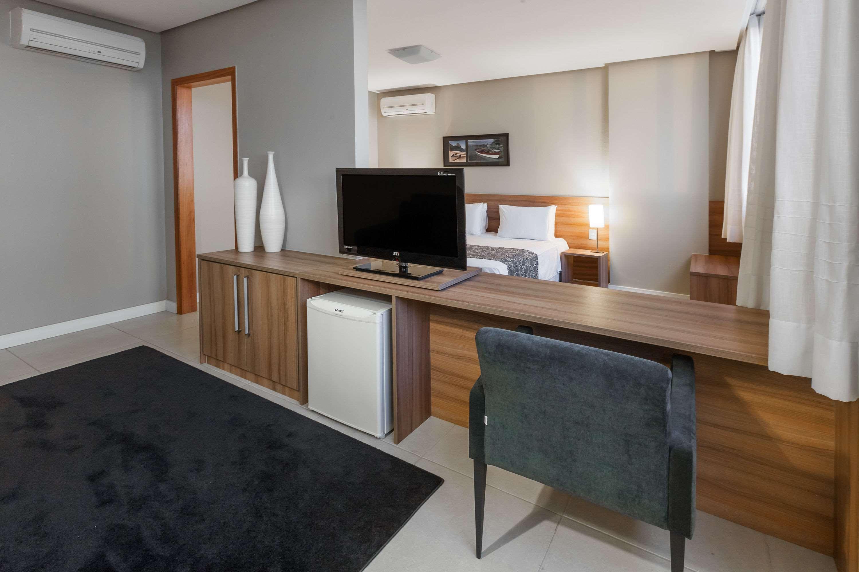 Days Inn By Wyndham Linhares Eksteriør bilde
