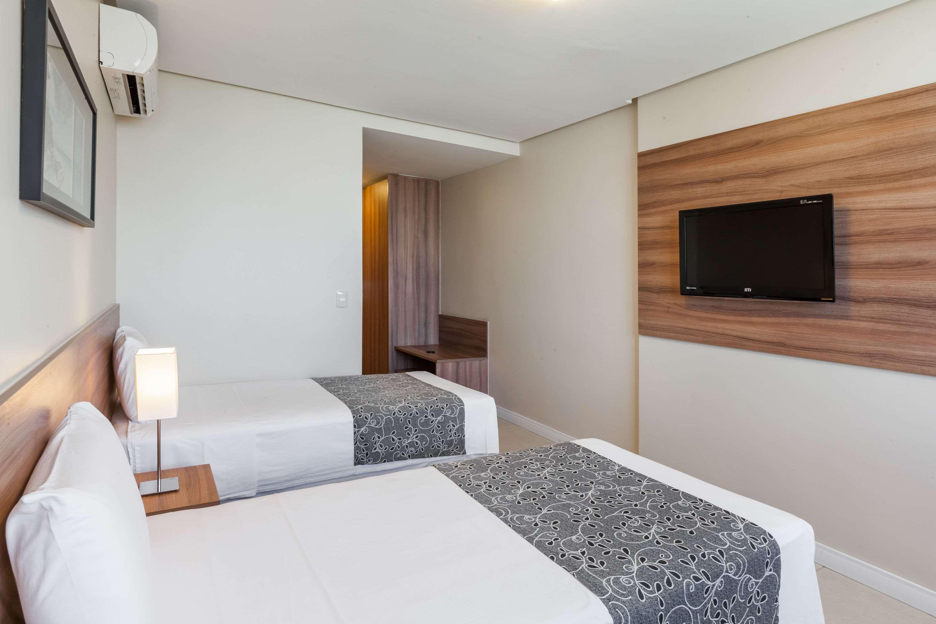 Days Inn By Wyndham Linhares Eksteriør bilde