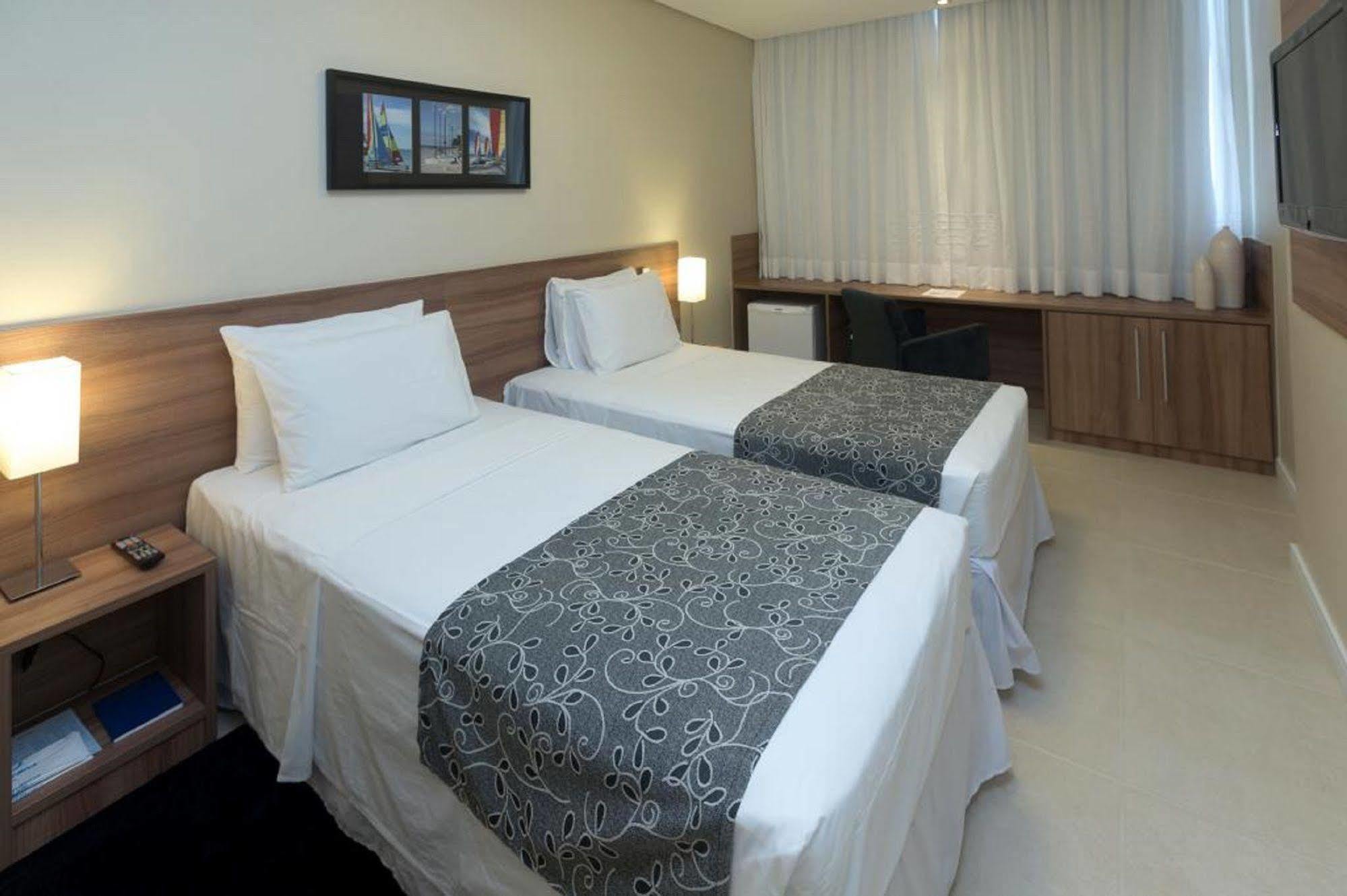 Days Inn By Wyndham Linhares Eksteriør bilde